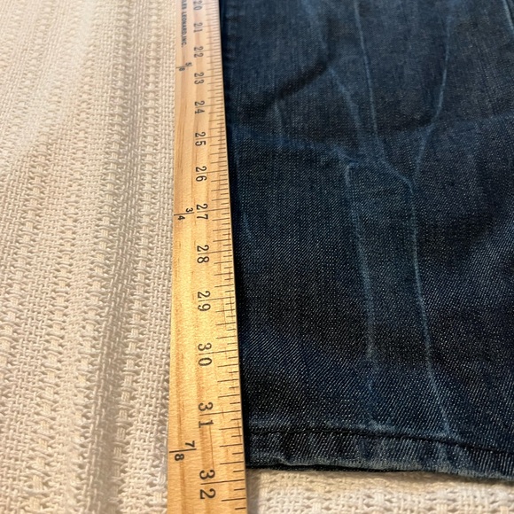 #3333. UnionBay Straight Jeans Slightly Distressed. Size 32X32 NWT - Picture 9 of 13
